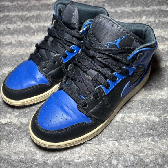 Nike Air Jordan 1 Mid Hyper Royal Black Blue Size 5 Youth - Picture 3 of 6